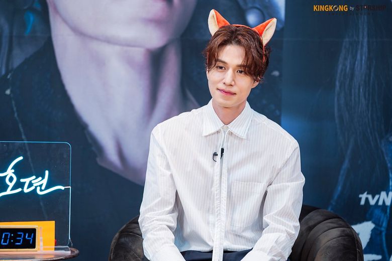Lee DongWook, Drama "Tale of the Nine Tailed" Live Broadcasting Behind Shooting Scene