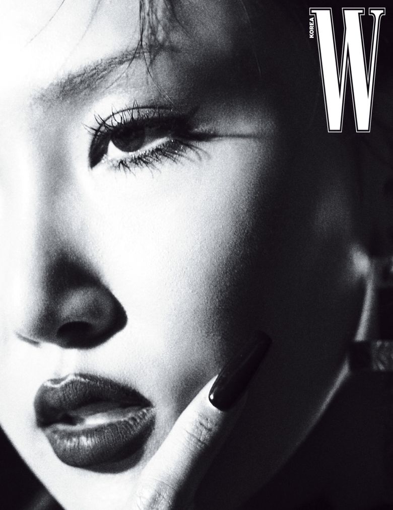 Refund Sisters For W Korea Magazine November Issue