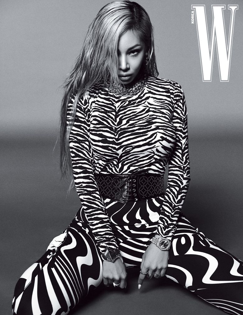 Refund Sisters For W Korea Magazine November Issue