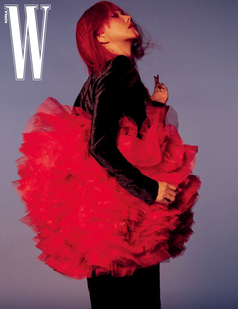 Refund Sisters For W Korea Magazine November Issue