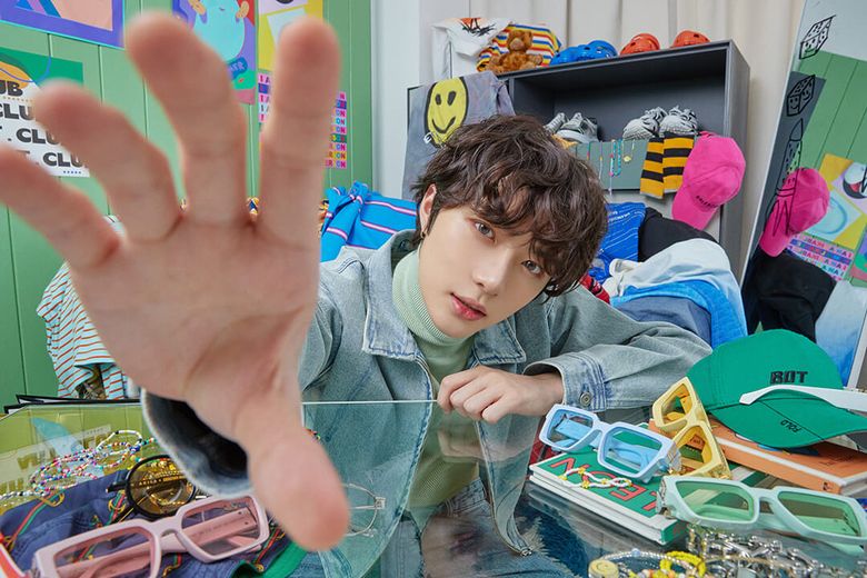 TXT minisode1 : Blue Hour Concept Photo (BeomGyu Ver.1)