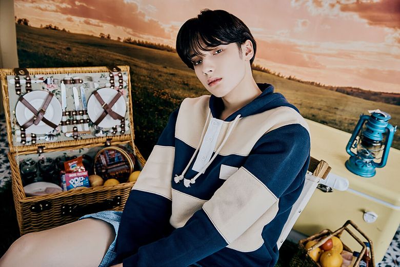 TXT minisode1 : Blue Hour Concept Photo (Huening Kai Ver.1)