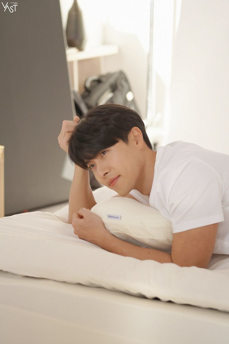 Hyun Bin, Commercial Shooting Behind-the-Scene - Part 2 - TRENDS - All ...