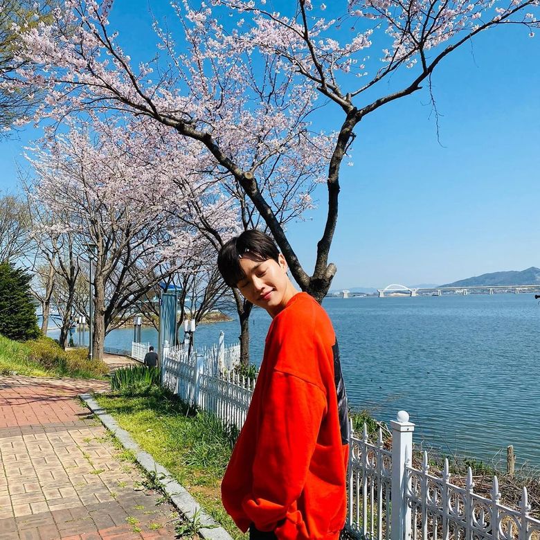 Song Kang Brings His Instagram Followers On A Flowery Date With New Pictures  - 93