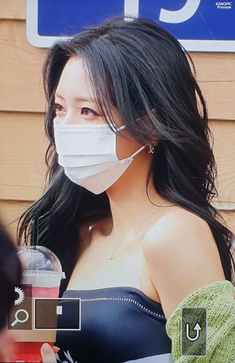 Netizens Comment On How Even The Mask Can t Hide ITZY s YuNa Stunning Visuals  - 28