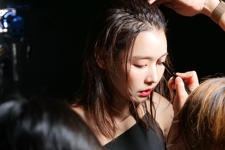 Han HyeJin, Photoshoot Behind-the-Scene