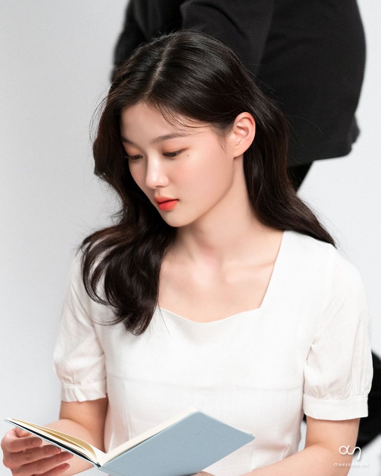 Kim YooJung, Commercial Shooting Behind-the-Scene