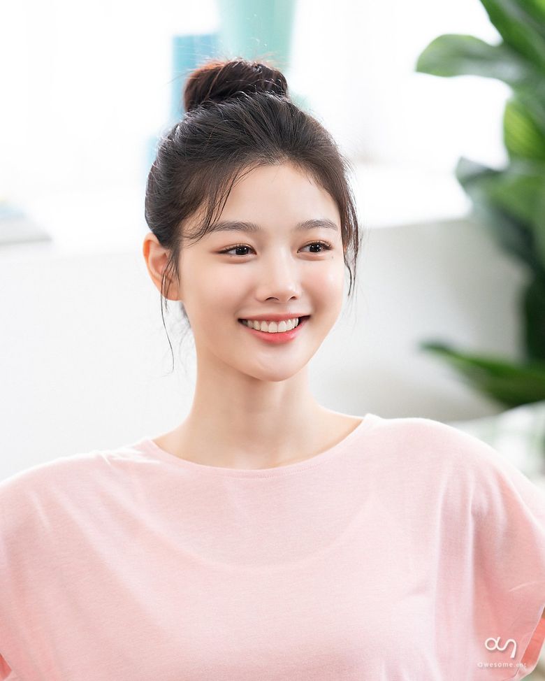 Kim YooJung, Commercial Shooting Behind-the-Scene