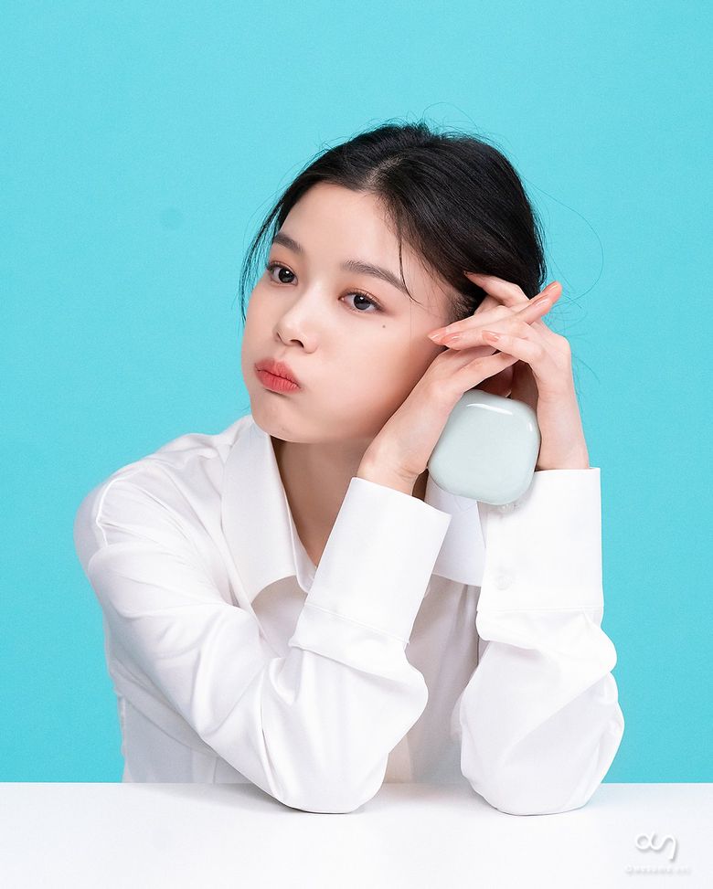 Kim YooJung, Photoshoot Behind-the-Scene