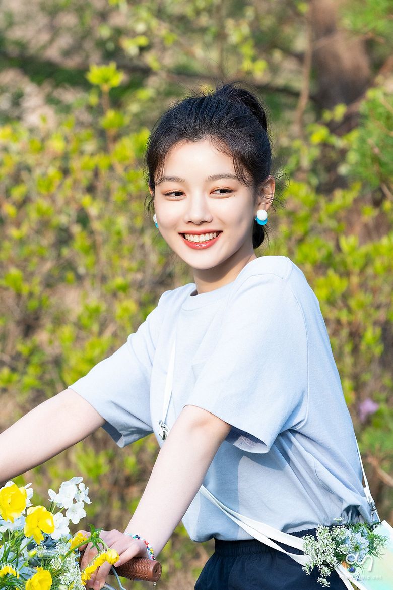 Kim YooJung, Photoshoot Behind-the-Scene - Part2