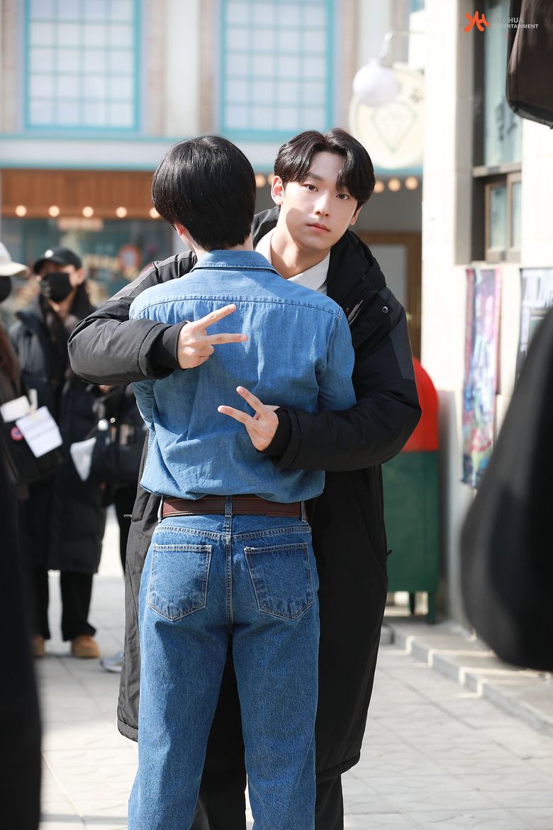 Lee DoHyun, Drama "Youth of May" Set Behind-the-Scene