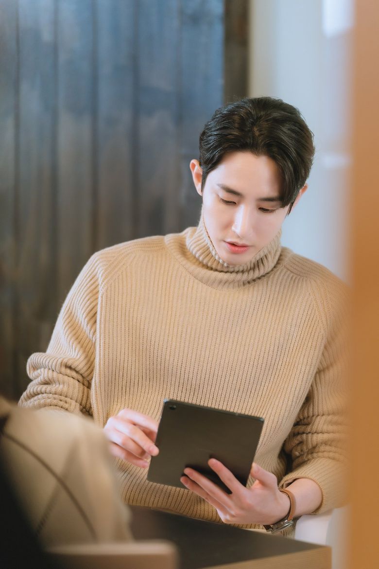 Lee SooHyuk, Drama Poster Shooting Of "Doom At Your Service" Behind-the-Scene