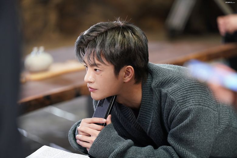 Seo InGuk, Drama "Doom At Your Service" Set Behind-the-Scene - Part 1