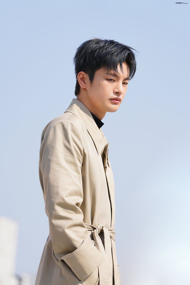 Seo InGuk, Drama Poster Shooting Of "Doom At Your Service" Behind-the-Scene - Part 1