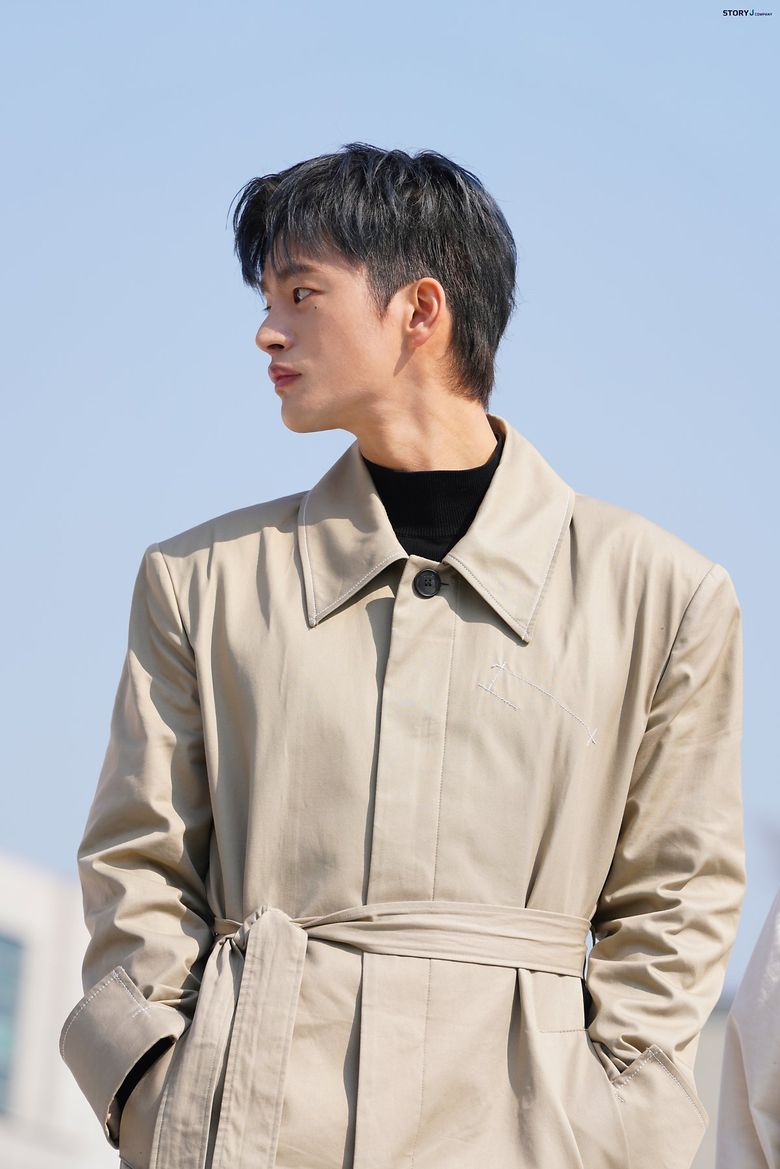 Seo InGuk, Drama Poster Shooting Of "Doom At Your Service" Behind-the-Scene - Part 1