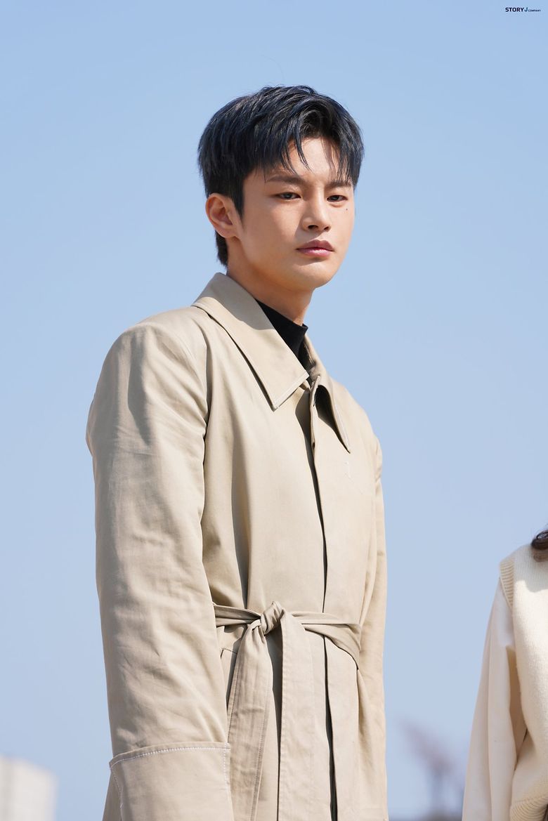 Seo InGuk, Drama Poster Shooting Of "Doom At Your Service" Behind-the-Scene - Part 1