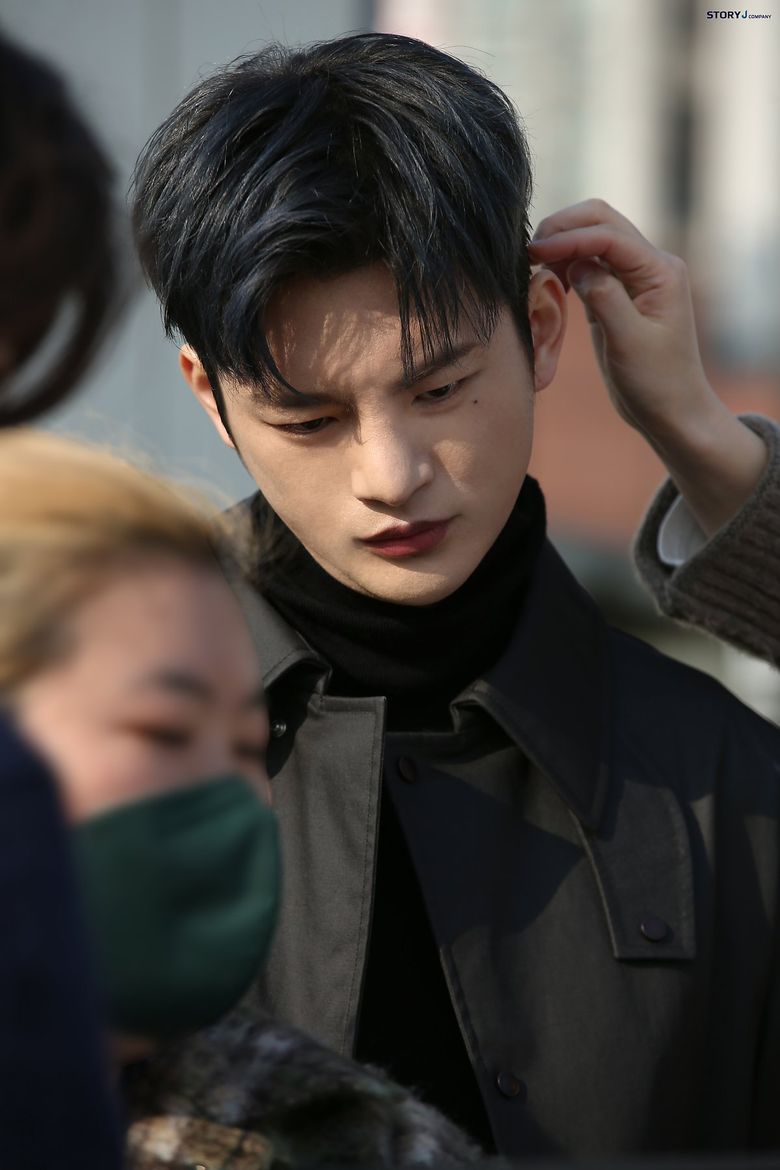 Seo InGuk, Drama Poster Shooting Of "Doom At Your Service" Behind-the-Scene - Part 2