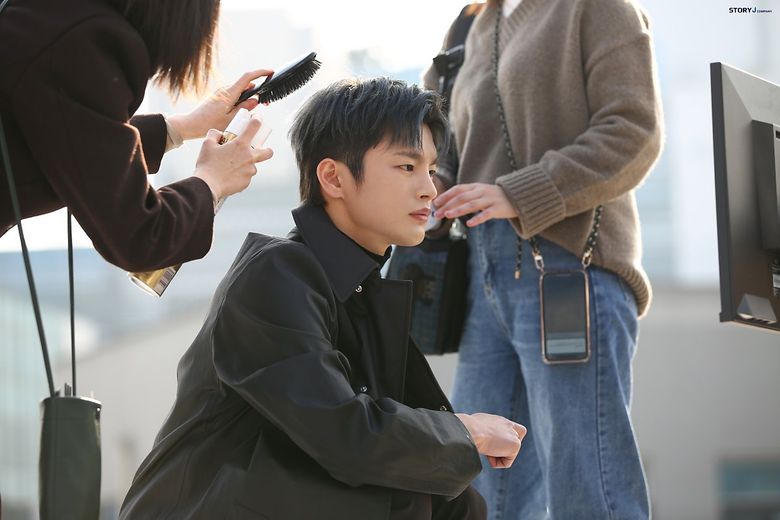 Seo InGuk, Drama Poster Shooting Of "Doom At Your Service" Behind-the-Scene - Part 2