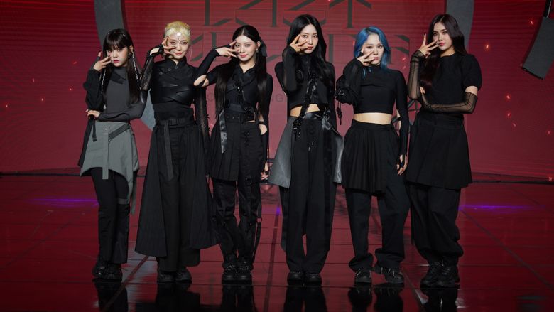 EVERGLOW Returns As Female Warriors From The Future With  LAST MELODY   - 56