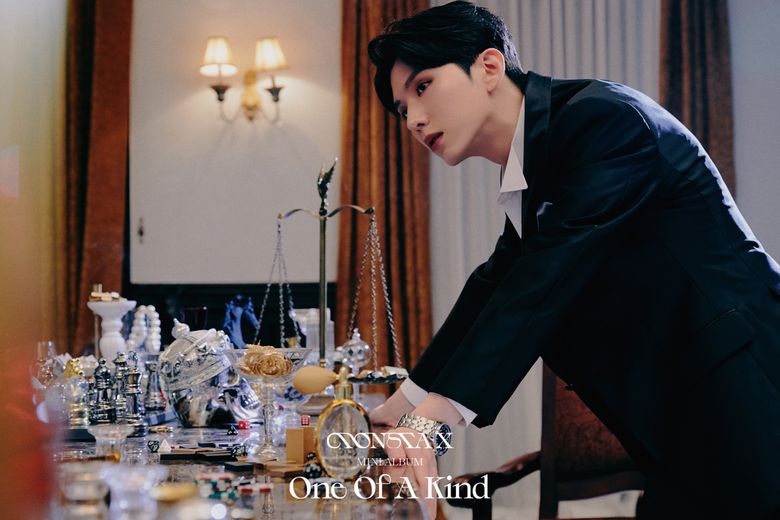 MONSTA X Mini Album "One Of A Kind" Concept Photo #1