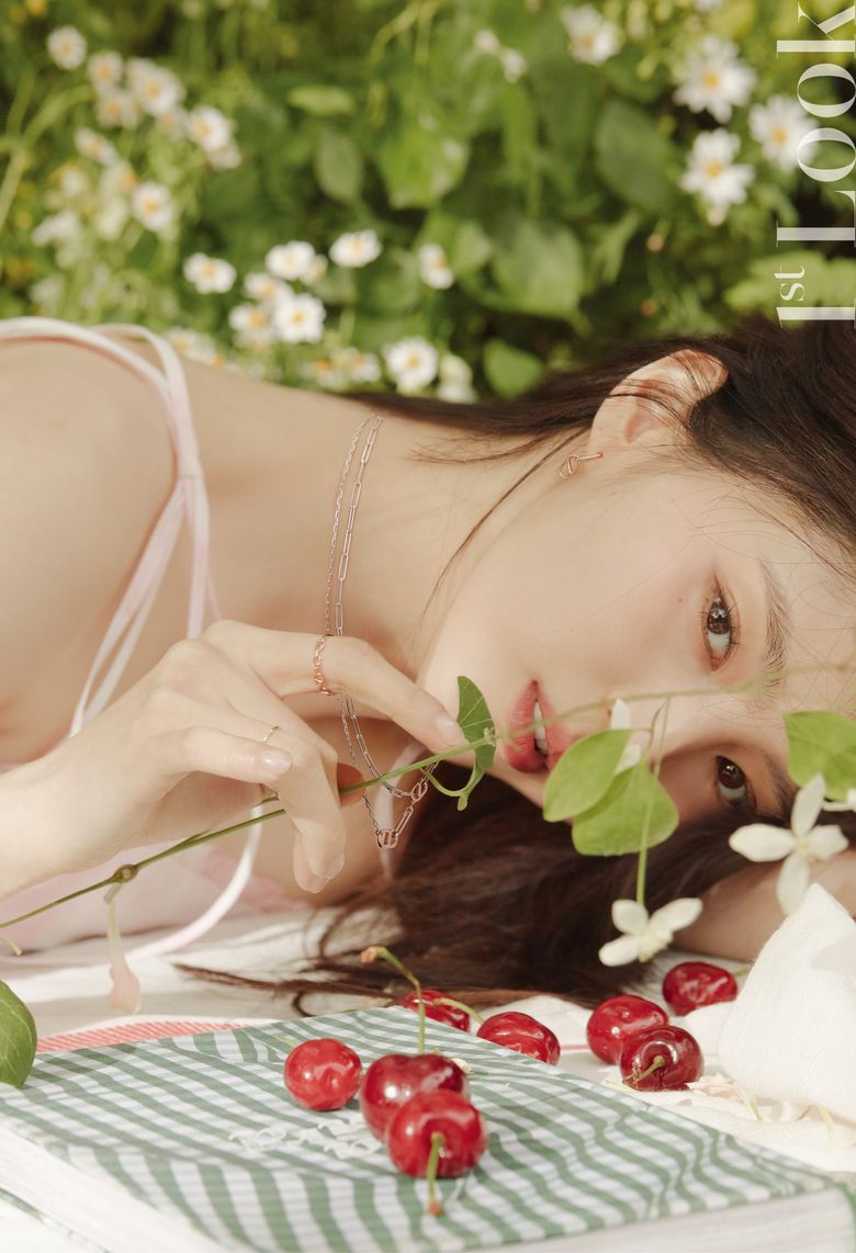 Han SoHee For 1st look Magazine Vol.221