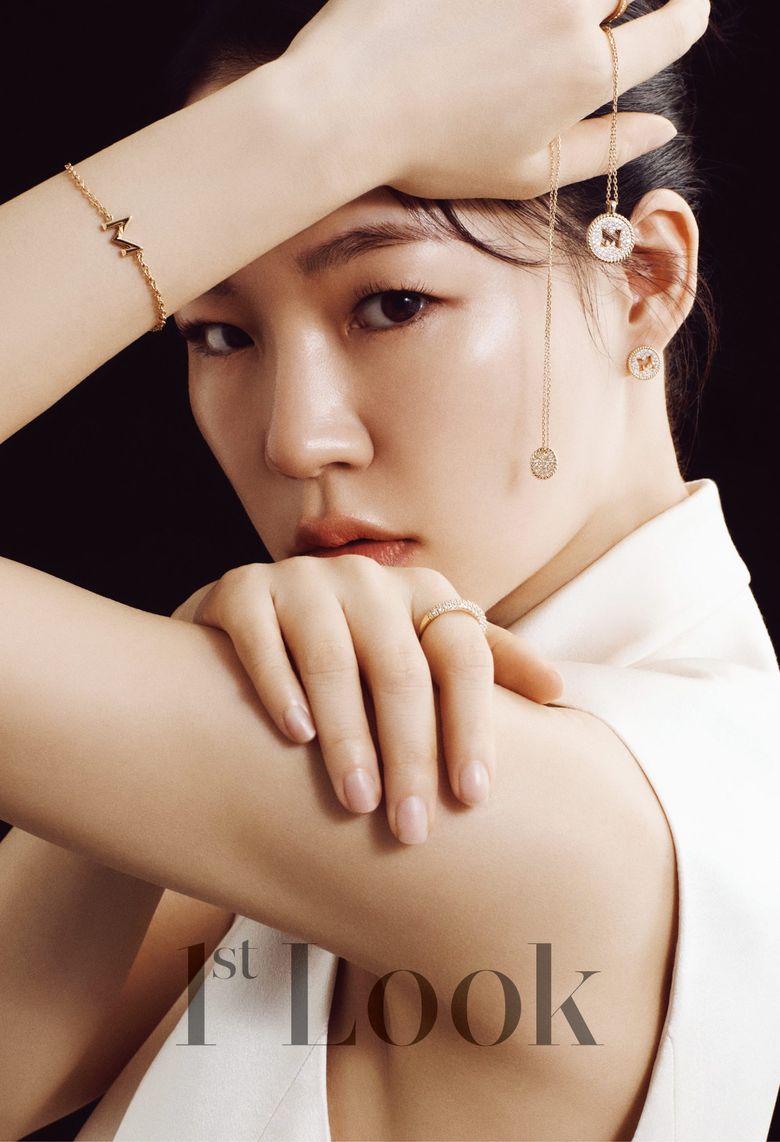 Han YeRi For 1st look Magazine Vol.221