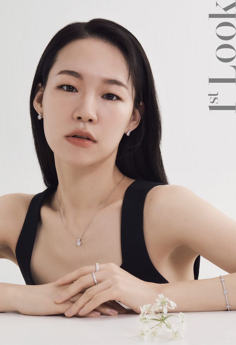 Han YeRi For 1st look Magazine Vol.221