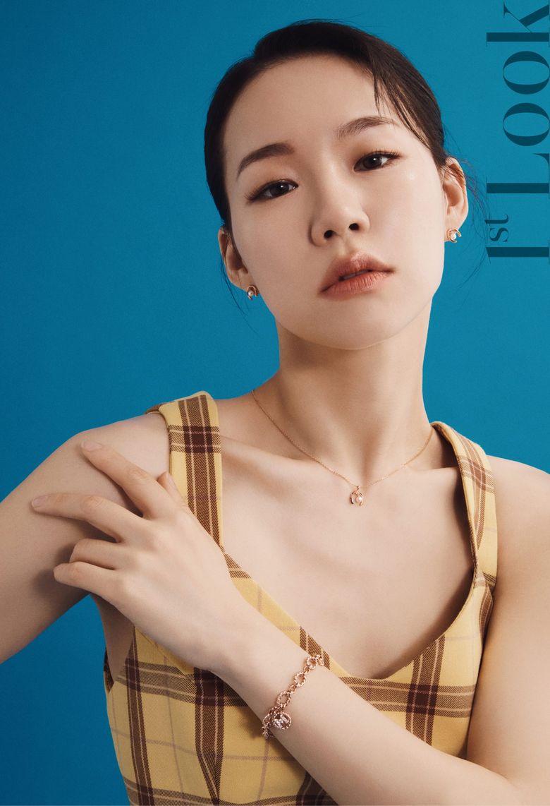 Han YeRi For 1st look Magazine Vol.221