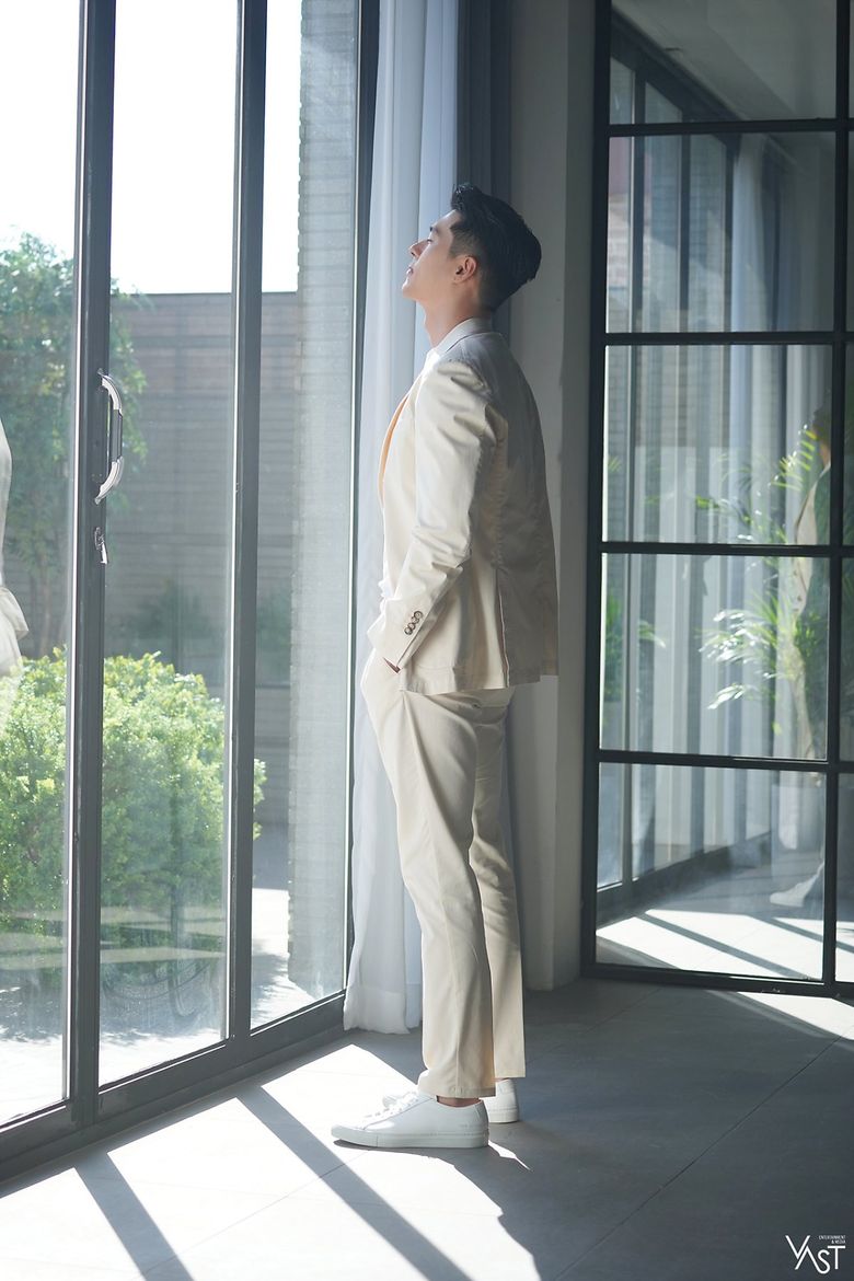 Hyun Bin, Commercial Shooting Behind-the-Scene - Part 1