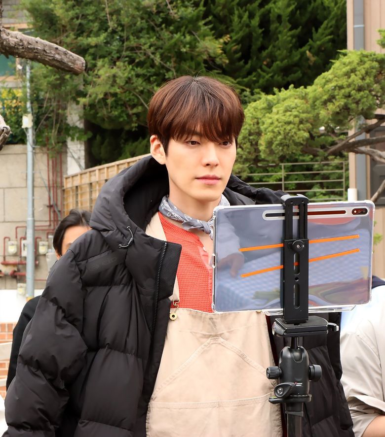 Kim WooBin For ELLE Korea Magazine June Issue Behind-the-Scene