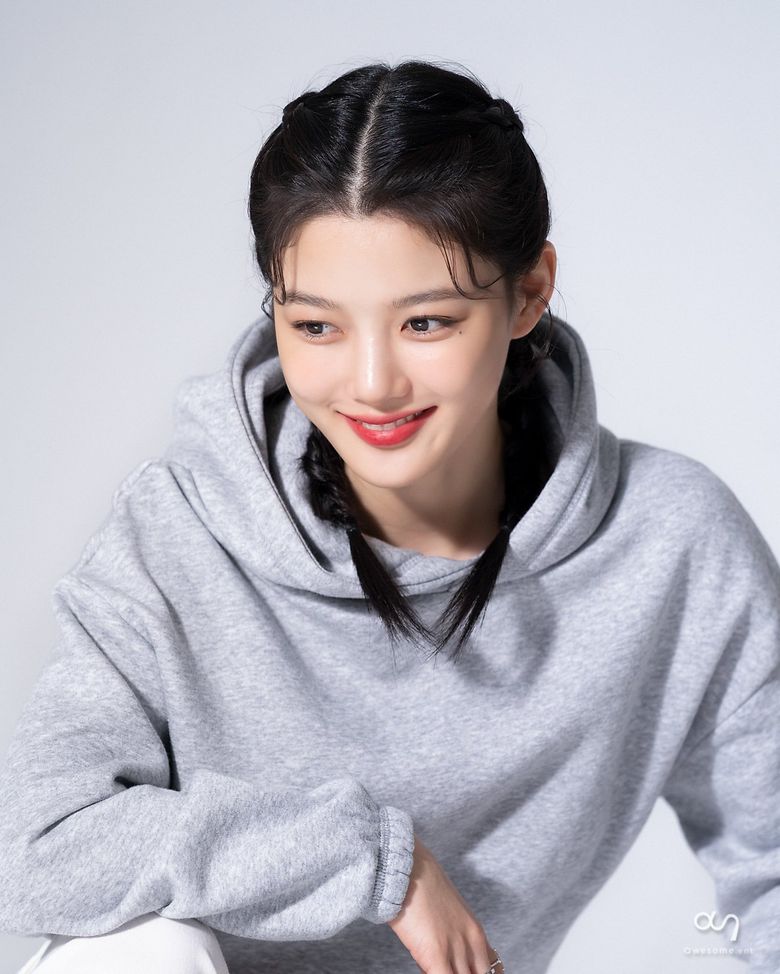 Kim YooJung, Photoshoot Behind-the-Scene