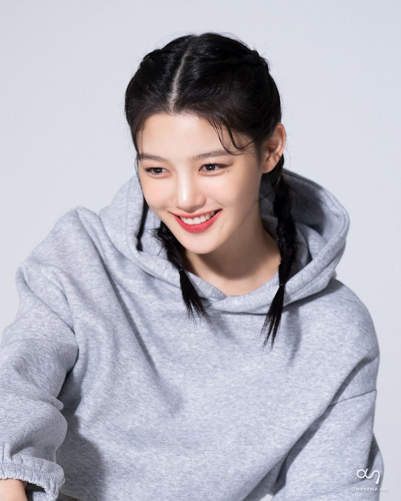 Kim YooJung, Photoshoot Behind-the-Scene