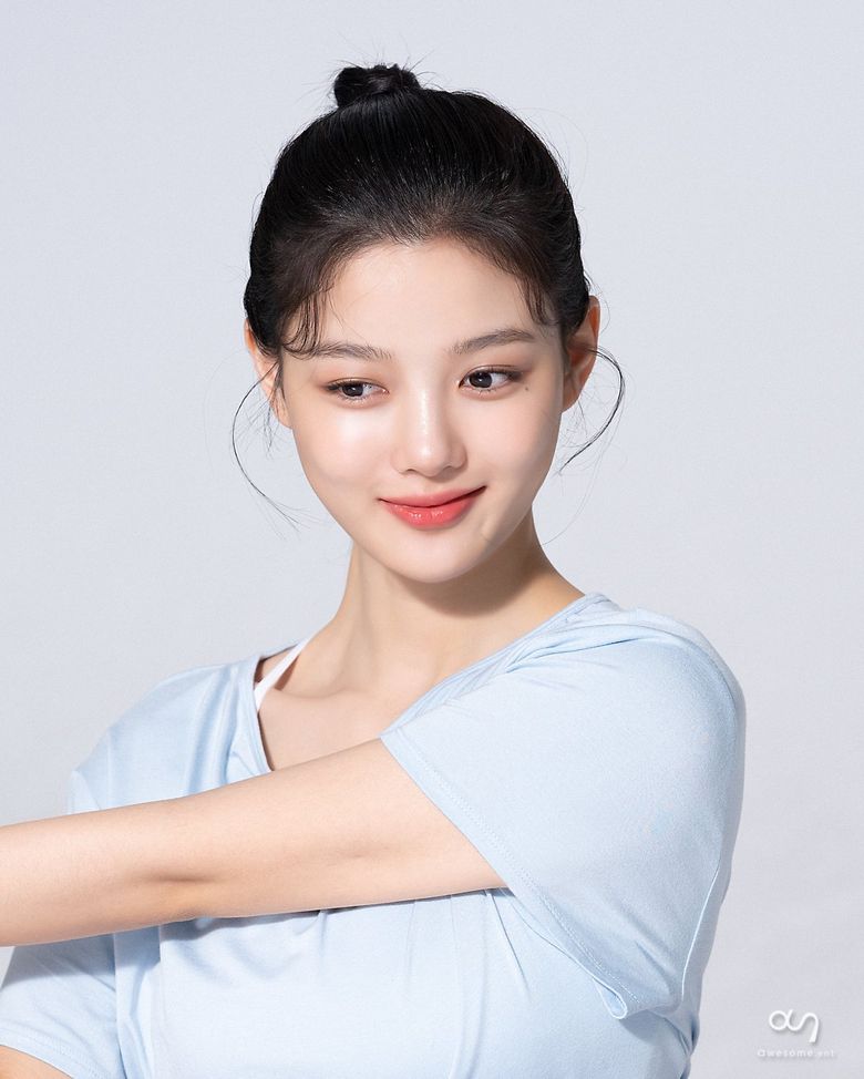 Kim YooJung, Photoshoot Behind-the-Scene