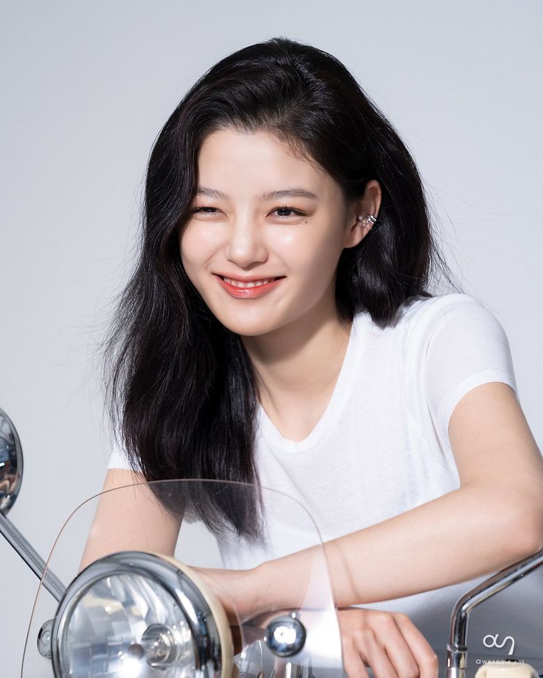 Kim YooJung, Photoshoot Behind-the-Scene