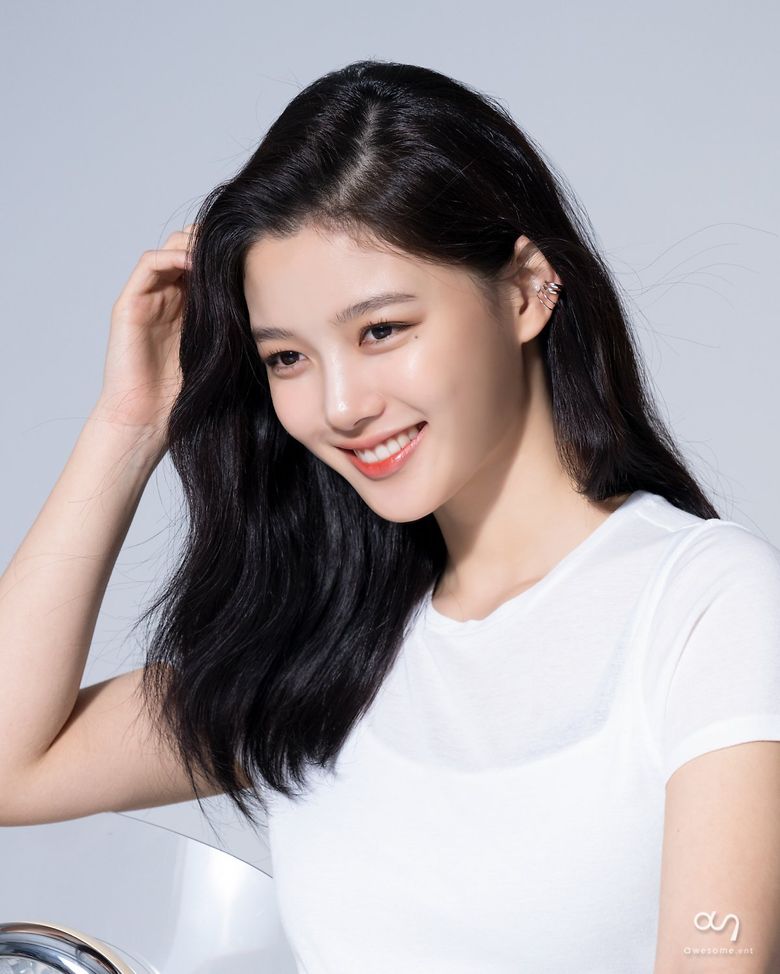 Kim YooJung, Photoshoot Behind-the-Scene