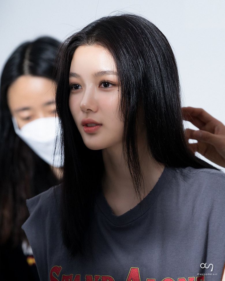 Kim YooJung, Photoshoot Behind-the-Scene