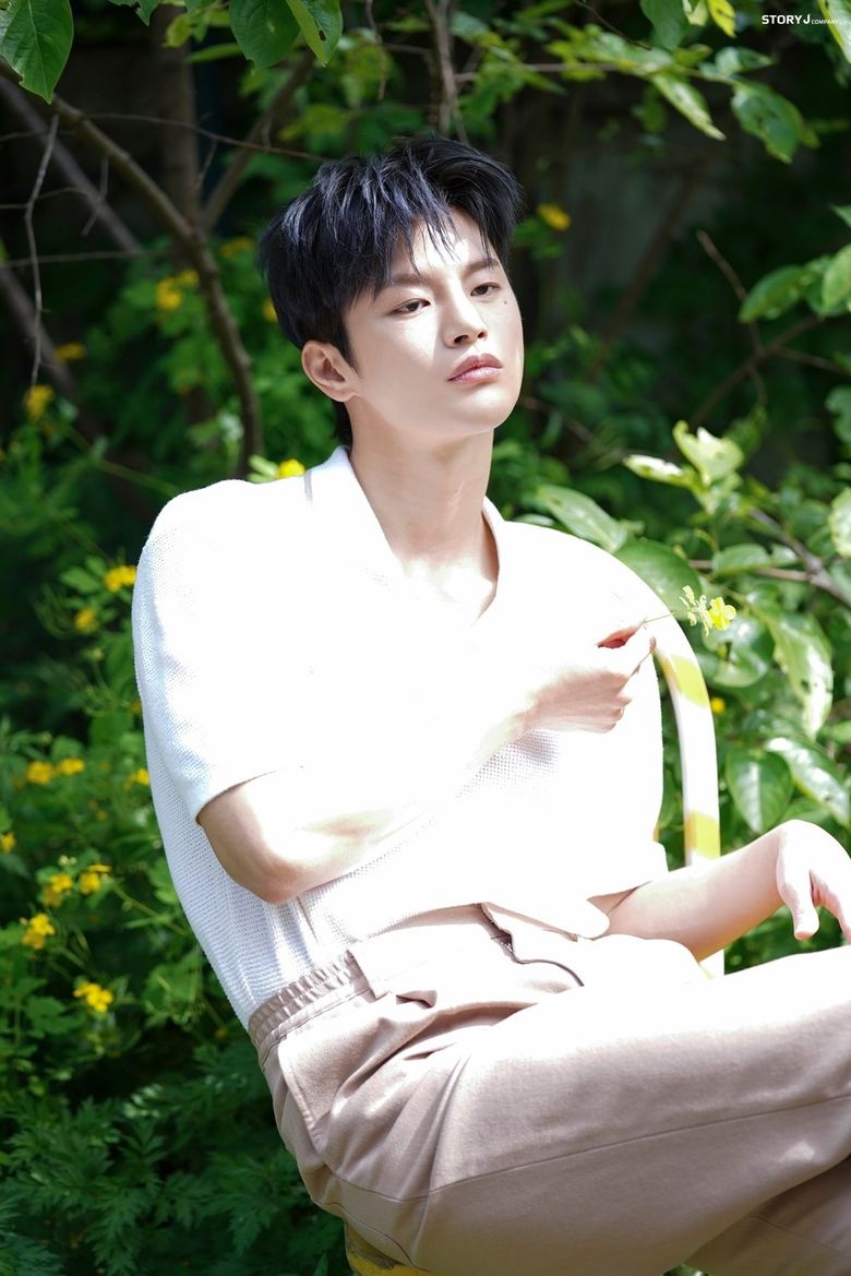 Seo InGuk For Marie Claire Magazine June Issue Behind-the-Scene - Part 3