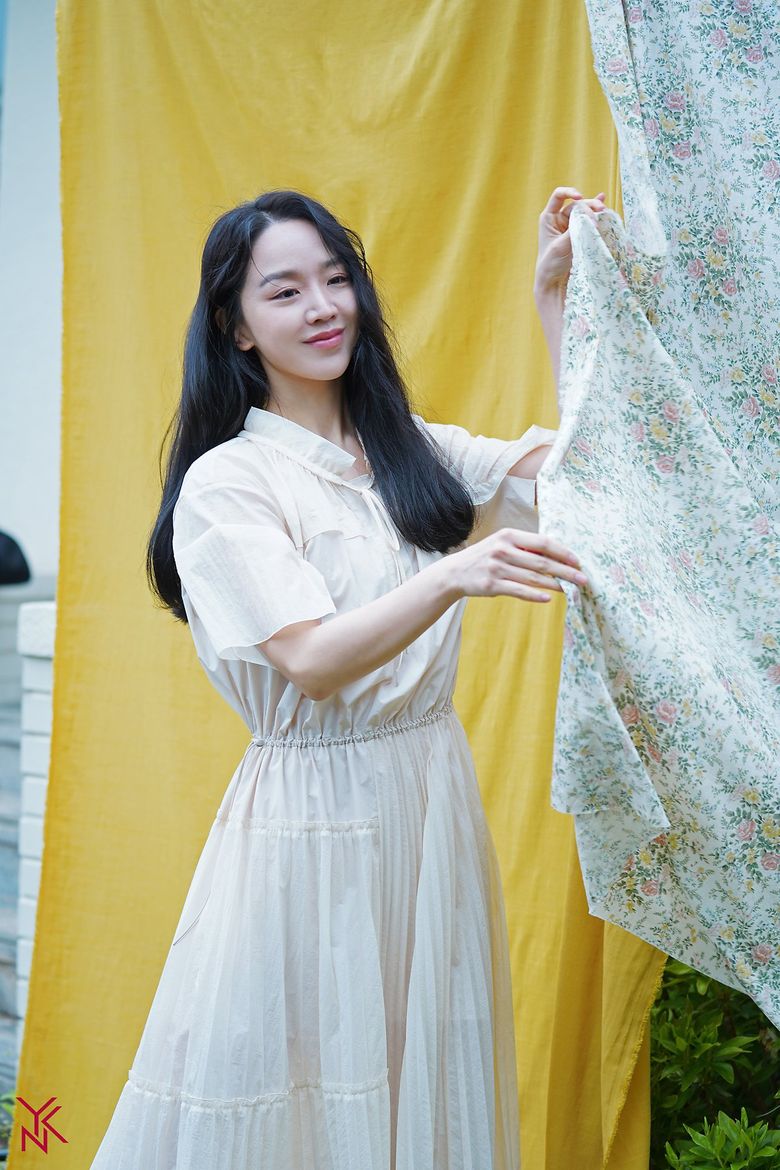 Shin HyeSun For ELLE Magazine June Issue Behind-the-Scene - Part 1