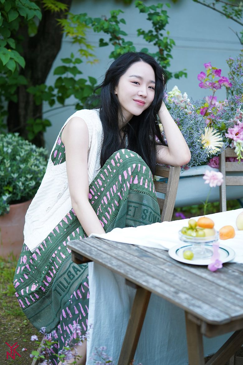 Shin HyeSun For ELLE Magazine June Issue Behind-the-Scene - Part 1