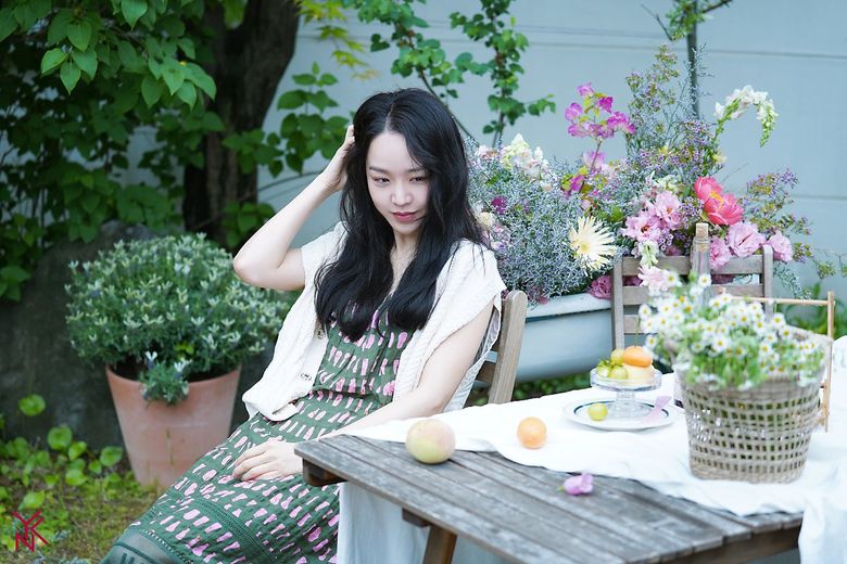 Shin HyeSun For ELLE Magazine June Issue Behind-the-Scene - Part 1