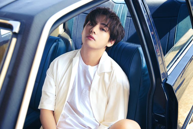 Top 9 Male Idols Who Drive The Hottest Cars Part 2  - 24