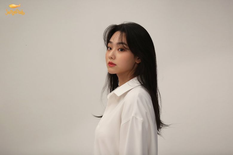 Behind-the-Scenes of New Profile Photography Site of Gugudan's Mina