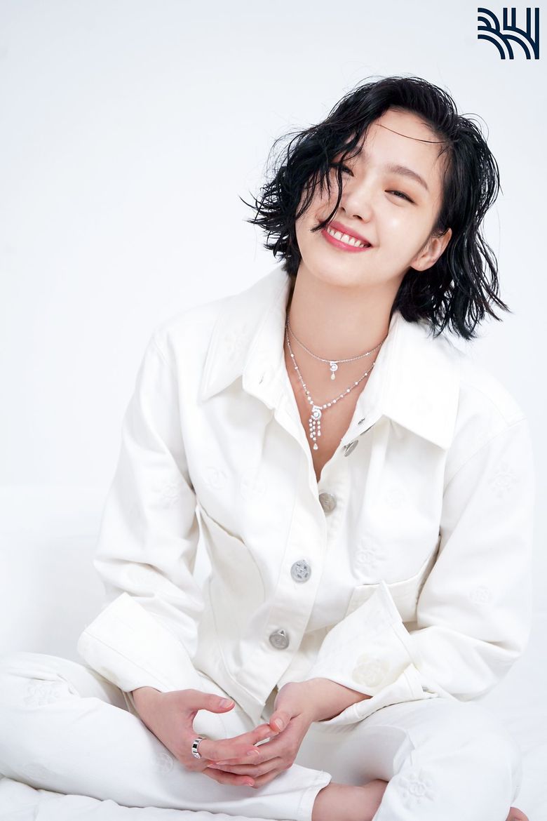 Kim GoEun, Photoshoot Behind-the-Scene - Part 1