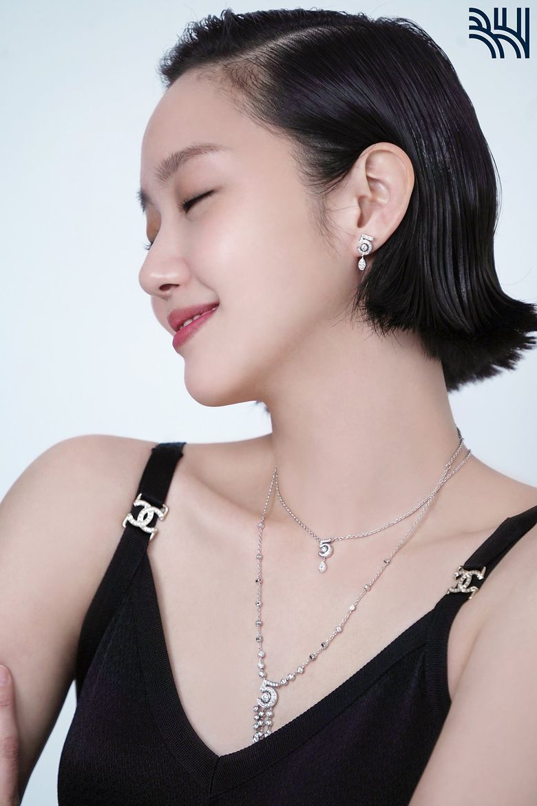 Kim GoEun, Photoshoot Behind-the-Scene - Part 1