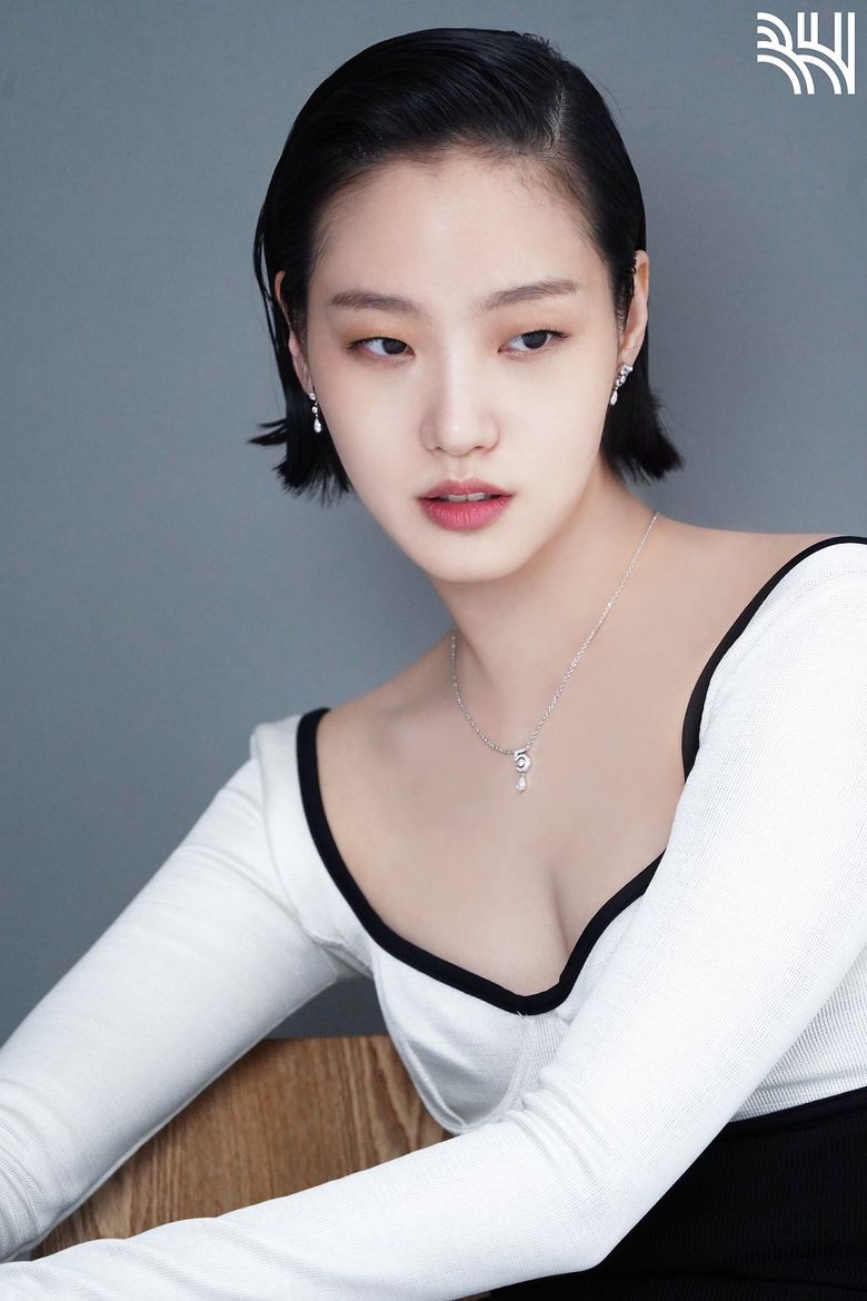 Kim GoEun, Photoshoot Behind-the-Scene - Part 1