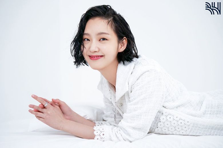 Kim GoEun, Photoshoot Behind-the-Scene - Part 1