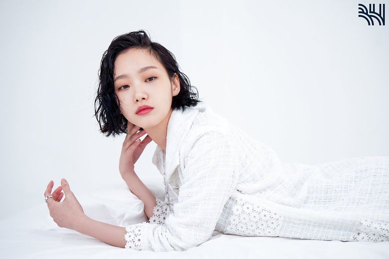 Kim GoEun, Photoshoot Behind-the-Scene - Part 1