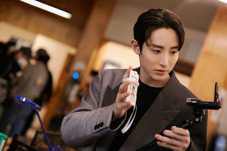 Lee SooHyuk, Drama "Doom At Your Service" Set Behind-the-Scene