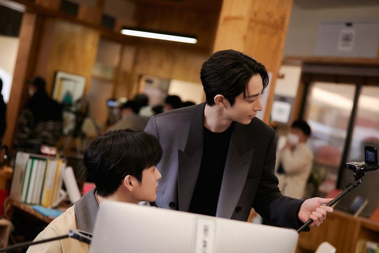 Lee SooHyuk, Drama "Doom At Your Service" Set Behind-the-Scene