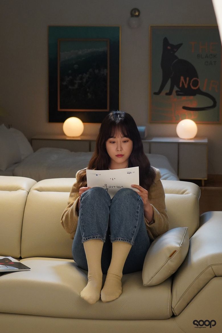 Seo HyunJin, Drama Poster Shooting Of "You Are My Spring" Behind-the-Scene - Part 1